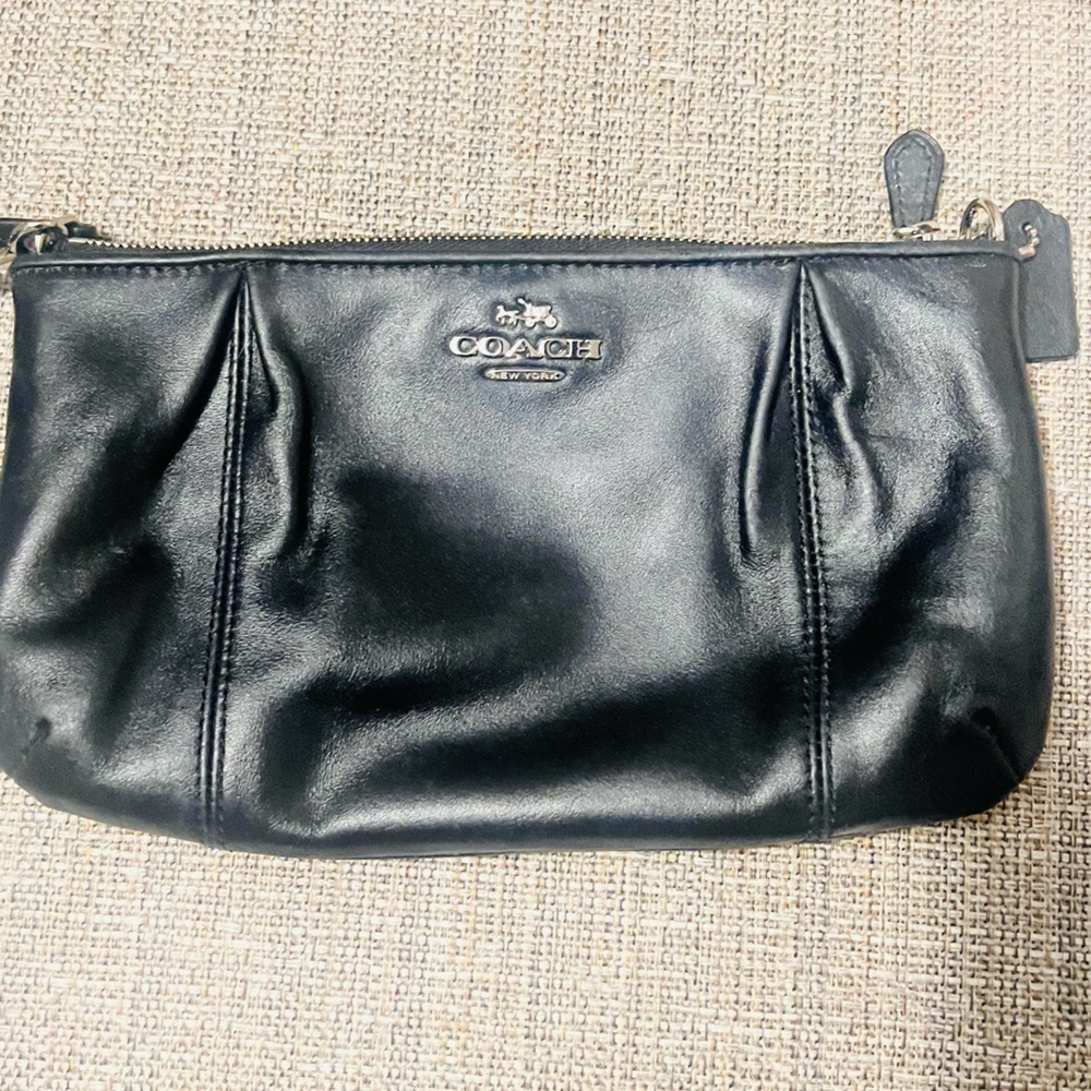 Coach zipper clutch
